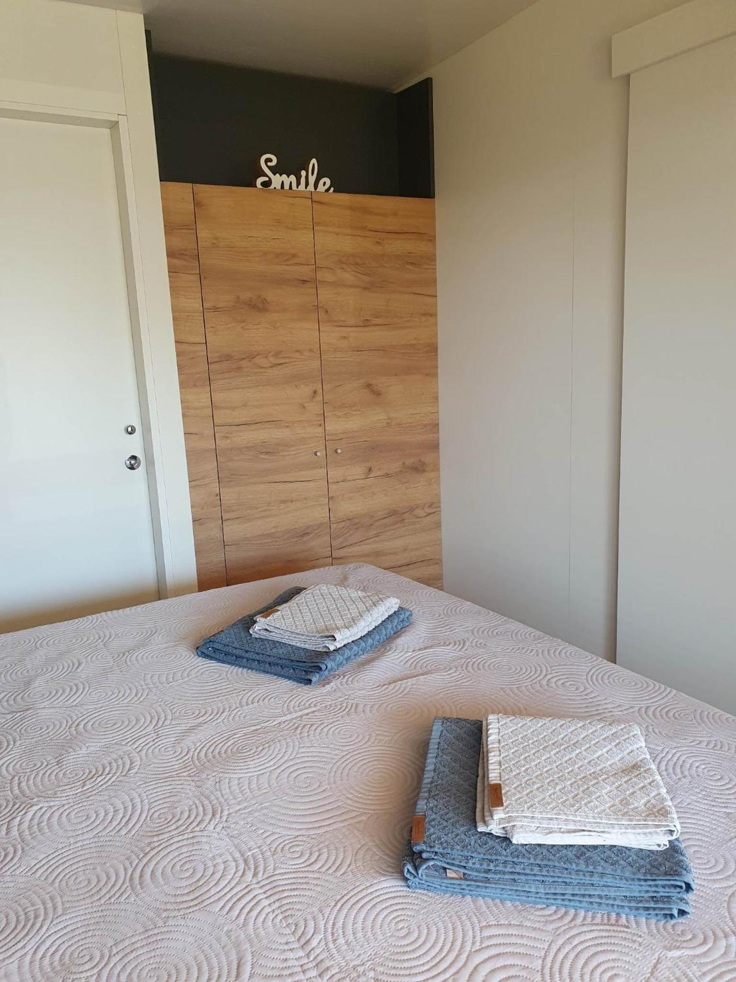 Mobile Homes Karlo & Dino Pula Room photo